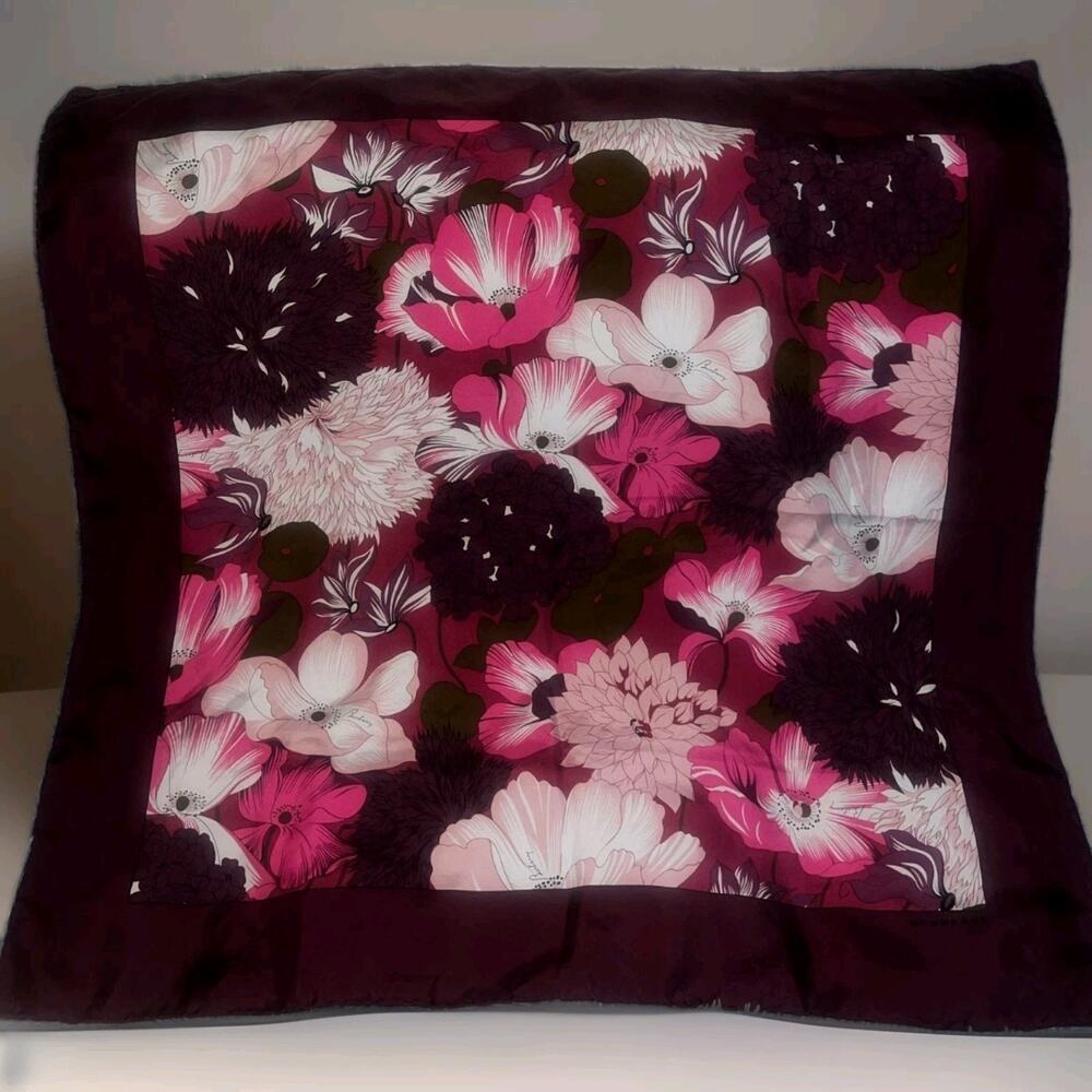 Burberry London Silk Scarf Women made in italy rare